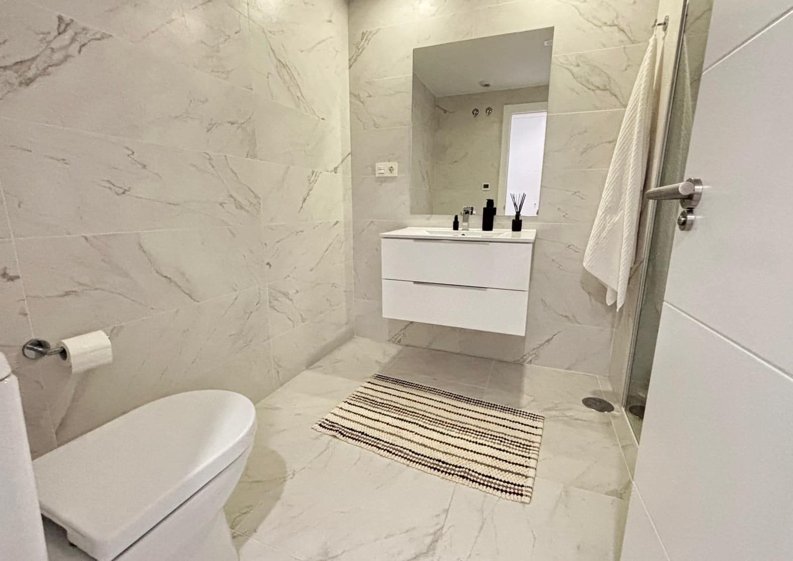 3 slaapkamer Appartement te koop in El Chaparral met zwembad garage - € 575.000 (Ref: 9873179)