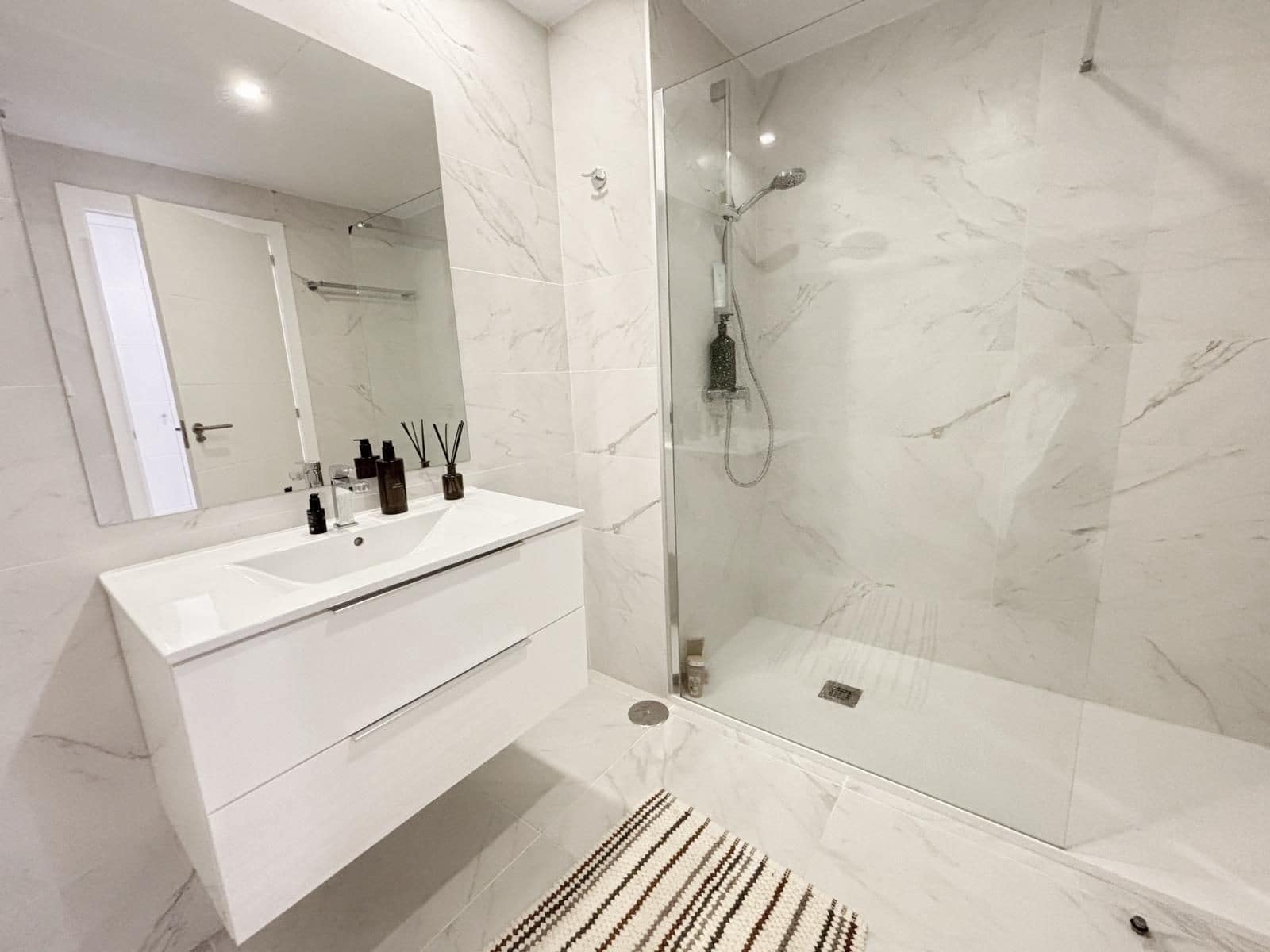 3 slaapkamer Appartement te koop in El Chaparral met zwembad garage - € 575.000 (Ref: 9873179)