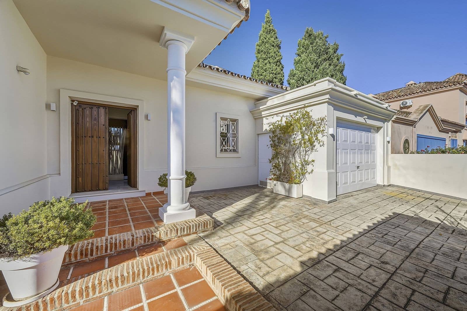 5 soverom Villa til salgs i Guadalmina med svømmebasseng garasje - € 2 200 000 (Ref: 9875987)