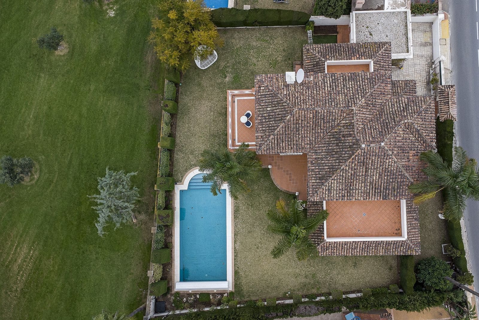 5 soverom Villa til salgs i Guadalmina med svømmebasseng garasje - € 2 200 000 (Ref: 9875987)
