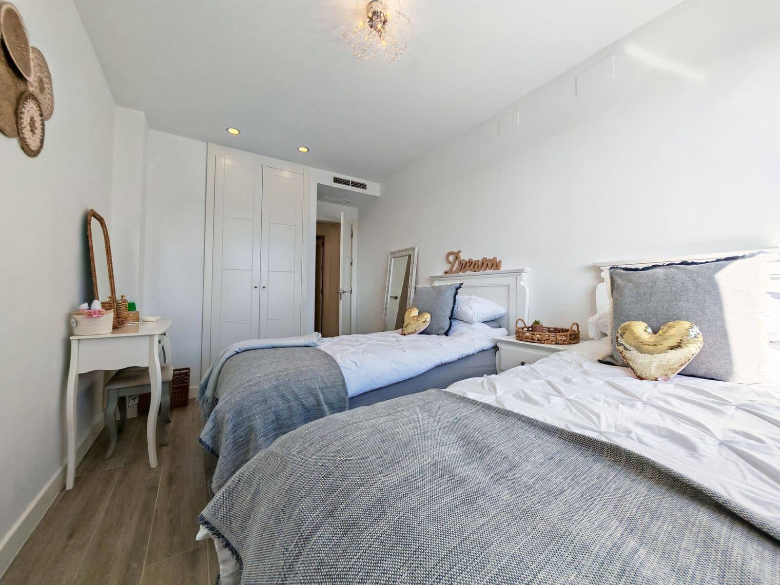 3 Zimmer Apartment zu verkaufen in Marbella mit Pool Garage - 1.050.000 € (Ref: 9890060)