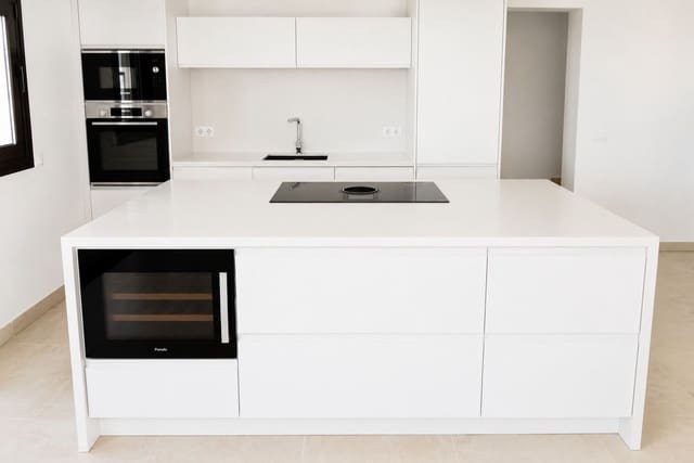 4 sypialnia Willa na sprzedaż w Fuengirola z basenem garażem - 1 475 000 € (Ref: 9890062)