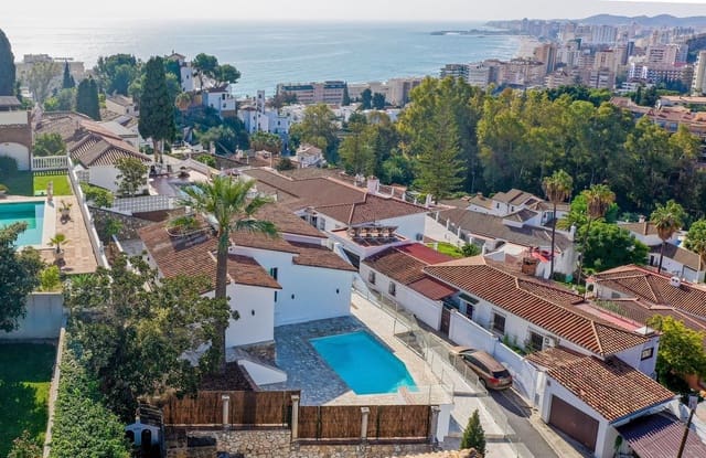 Chalet de 4 habitaciones en Torreblanca, Fuengirola en venta con piscina garaje - 1.475.000 € (Ref: 9890062)