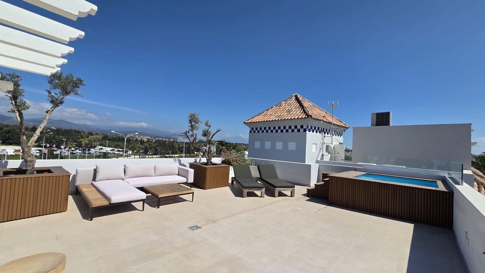 2 sovrum Takvåning till salu i Estepona - 1 300 000 € (Ref: 9890066)