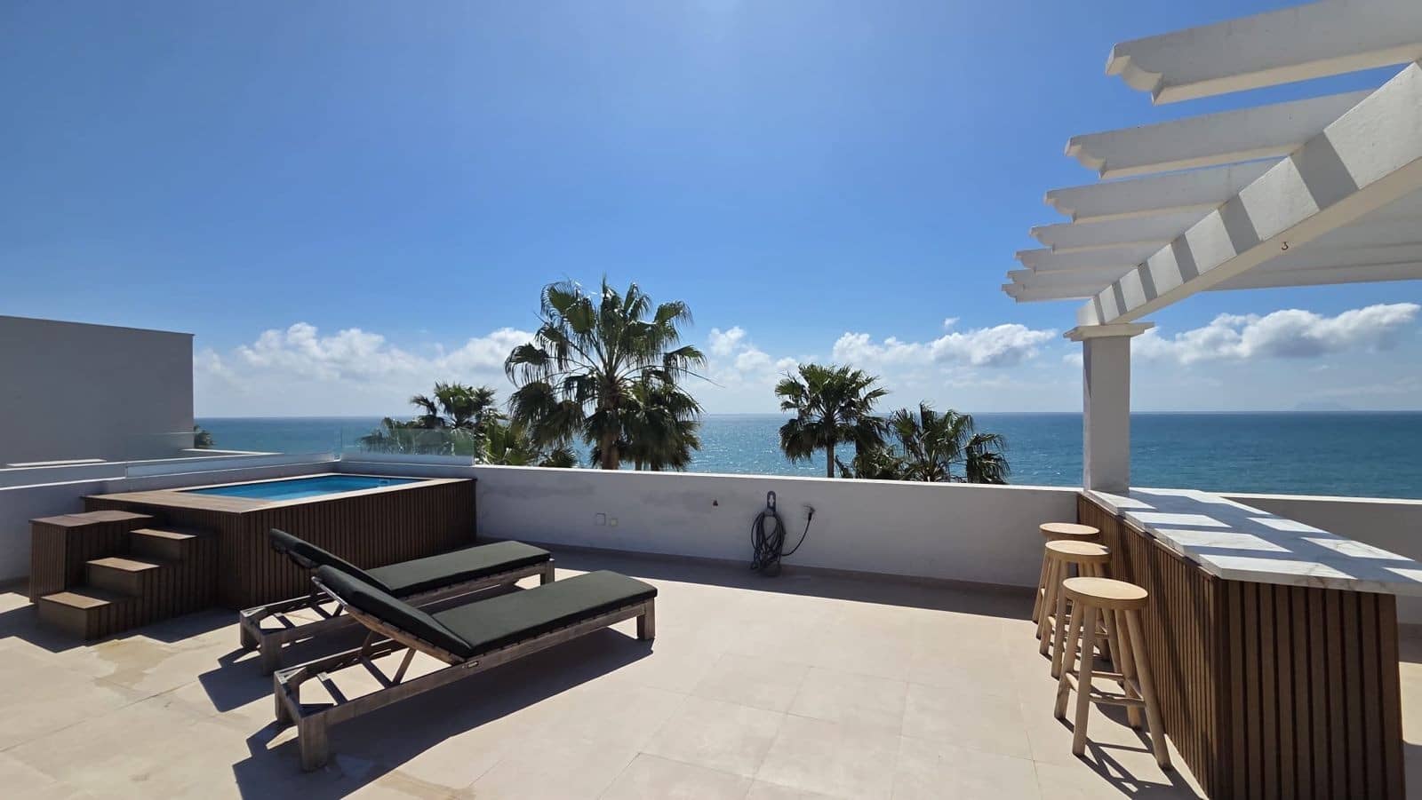 2 sovrum Takvåning till salu i Estepona - 1 300 000 € (Ref: 9890066)