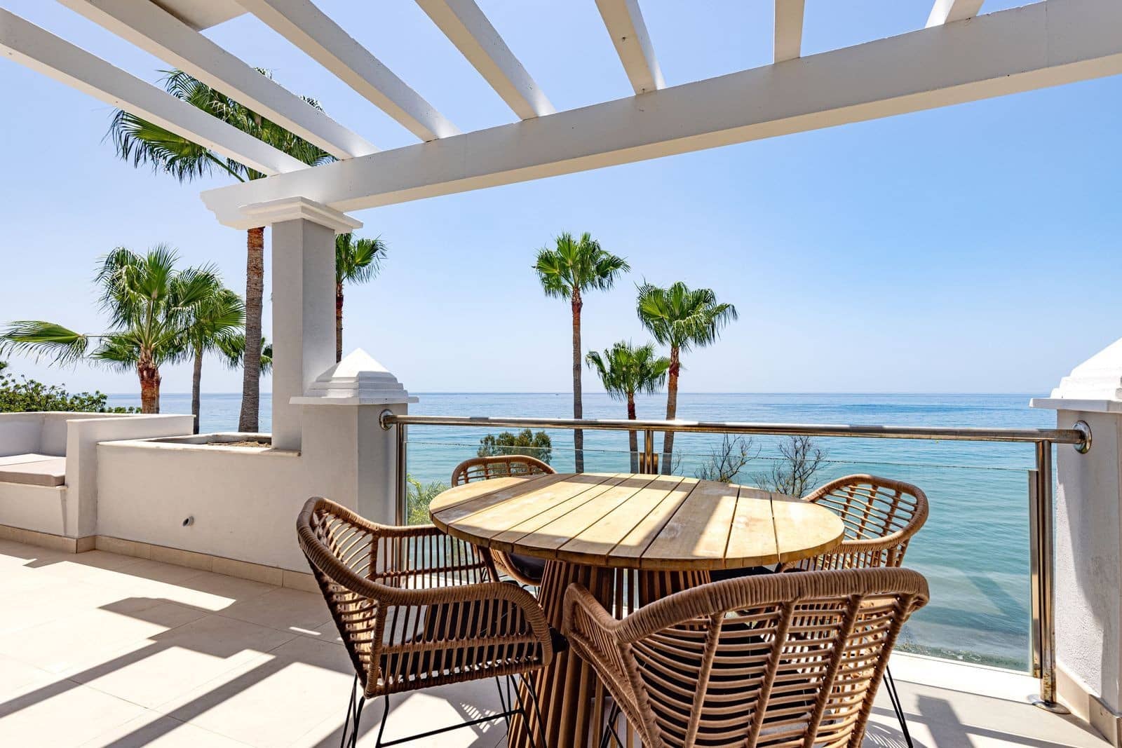 2 sovrum Takvåning till salu i Estepona - 1 300 000 € (Ref: 9890066)