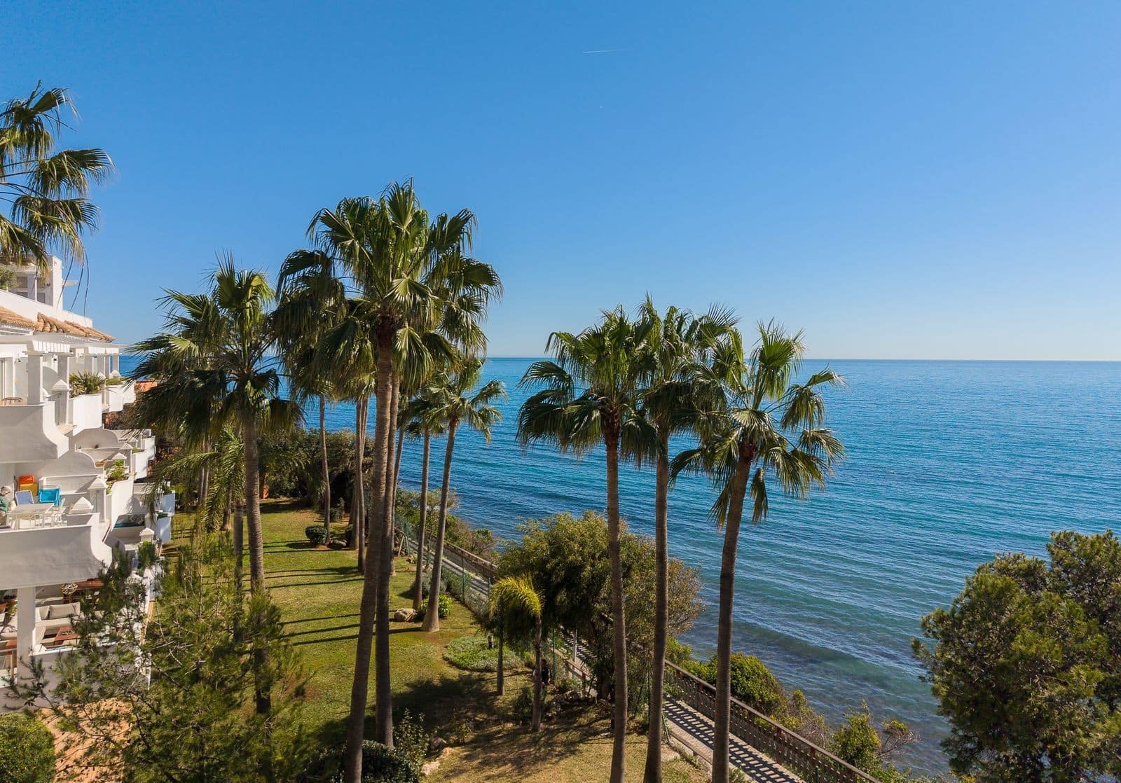 2 sovrum Takvåning till salu i Estepona - 1 300 000 € (Ref: 9890066)