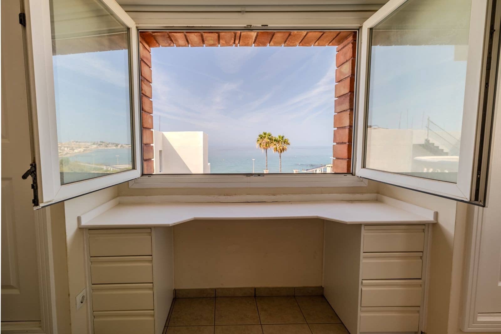 Chalet de 6 habitaciones en El Faro en venta con piscina garaje - 1.595.000 € (Ref: 9890067)