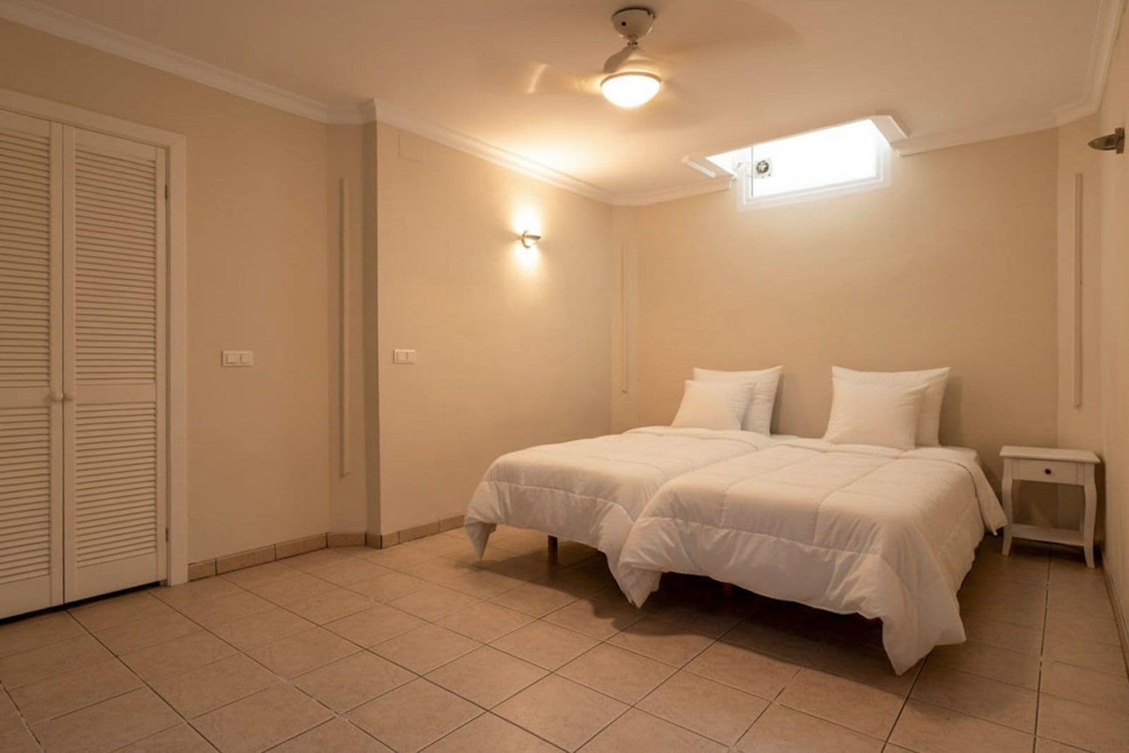 Chalet de 6 habitaciones en El Faro en venta con piscina garaje - 1.595.000 € (Ref: 9890067)