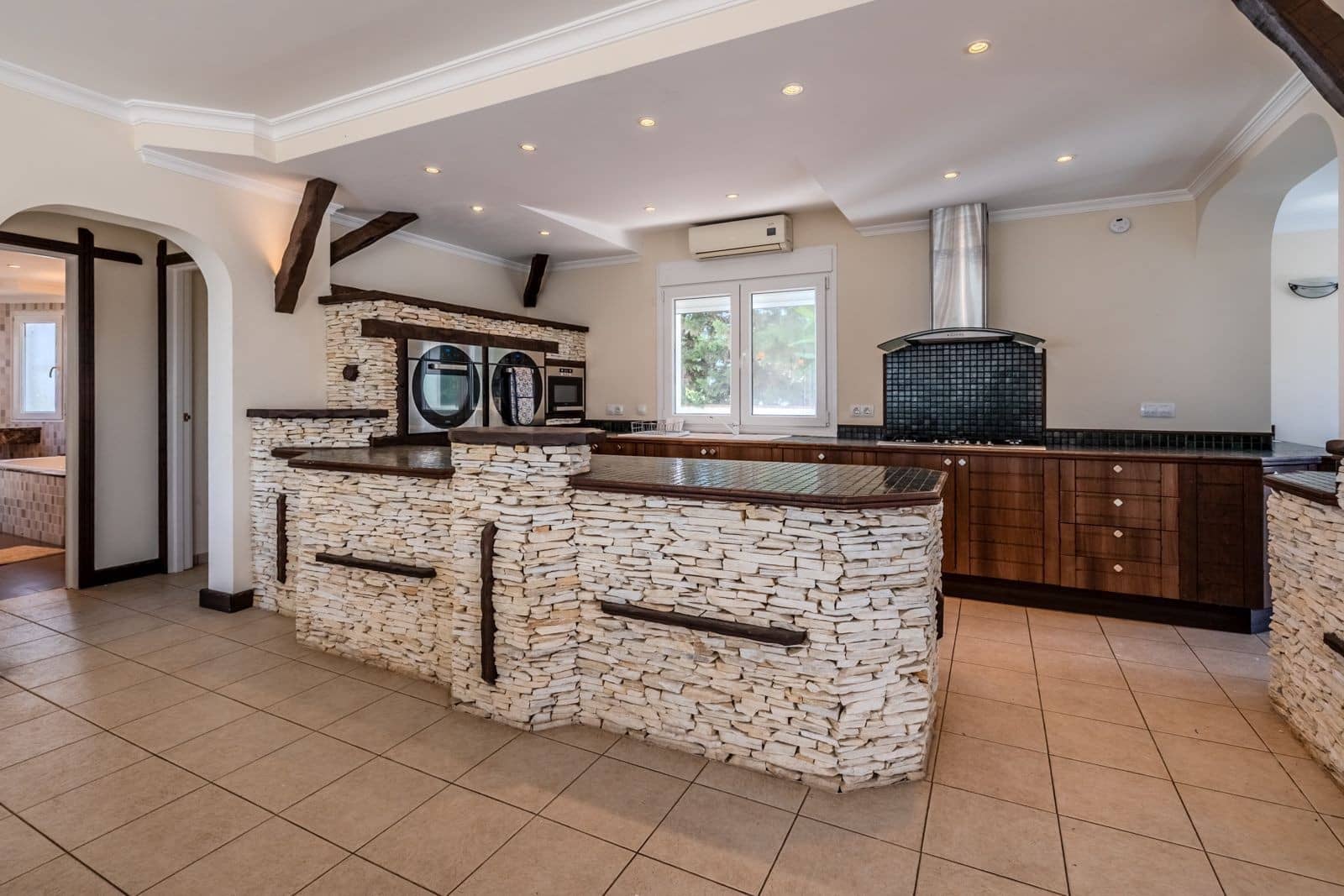 Chalet de 6 habitaciones en El Faro en venta con piscina garaje - 1.595.000 € (Ref: 9890067)