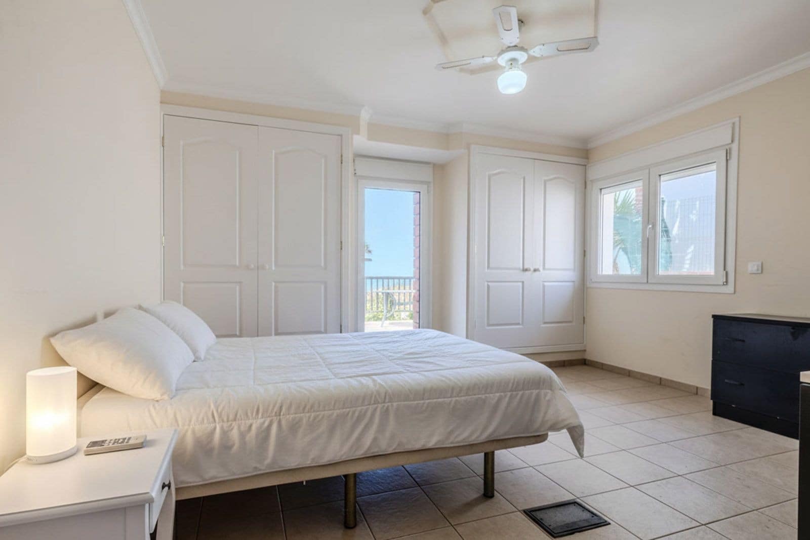 Chalet de 6 habitaciones en El Faro en venta con piscina garaje - 1.595.000 € (Ref: 9890067)