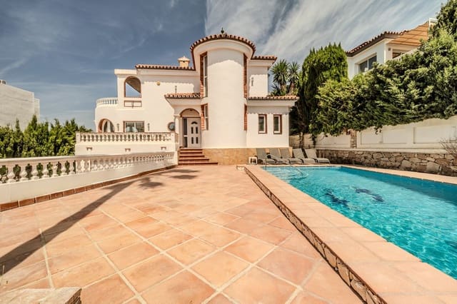 Chalet de 6 habitaciones en El Faro, Mijas en venta con piscina garaje - 1.595.000 € (Ref: 9890067)
