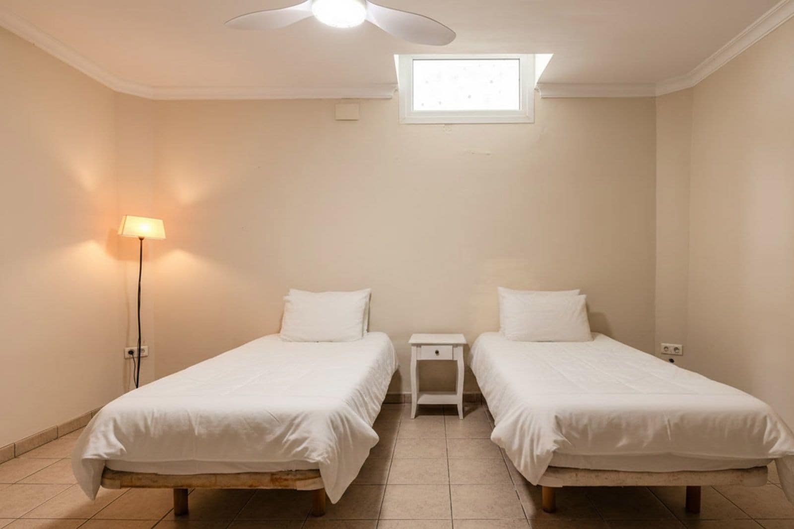 Chalet de 6 habitaciones en El Faro en venta con piscina garaje - 1.595.000 € (Ref: 9890067)