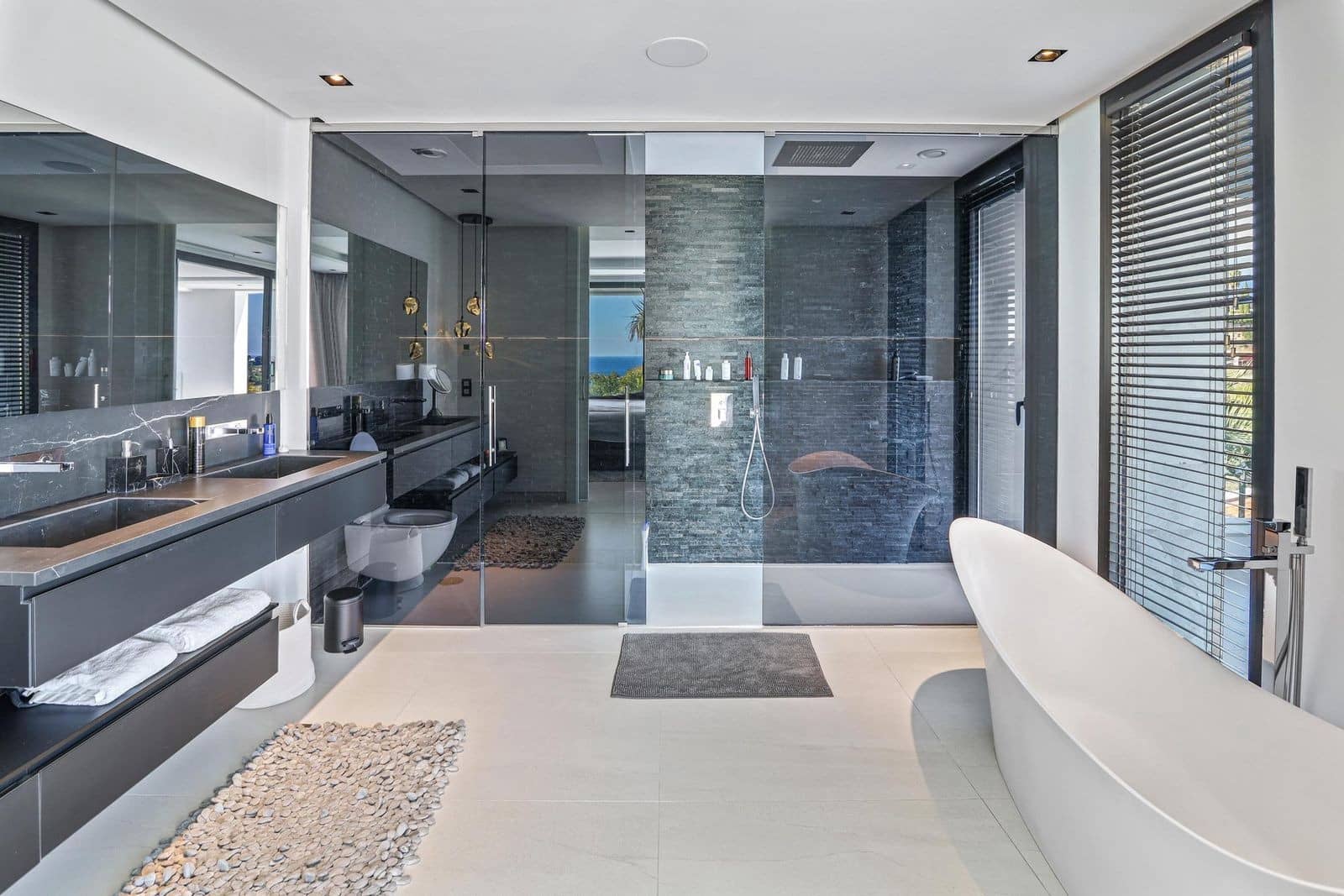 6 bedroom Villa for sale in Los Flamingos with pool garage - € 4,900,000 (Ref: 9890068)