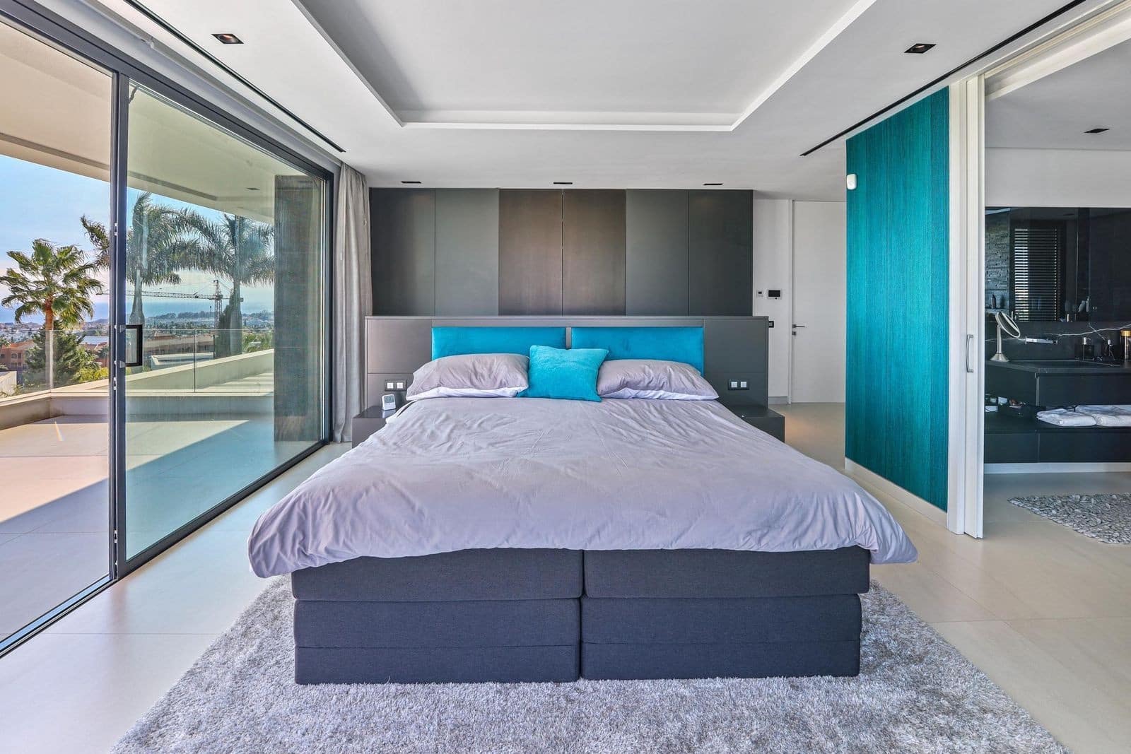 6 bedroom Villa for sale in Los Flamingos with pool garage - € 4,900,000 (Ref: 9890068)