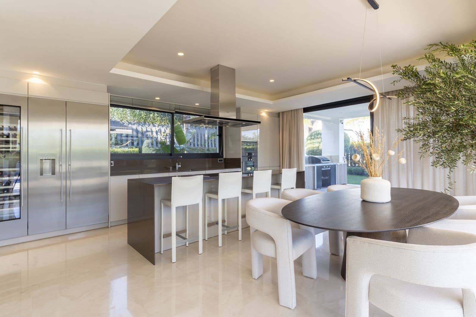 5 makuuhuone Huvila myytävänä paikassa Marbella mukana uima-altaan 
autotalli - 5 995 000 € (Ref: 9891978)