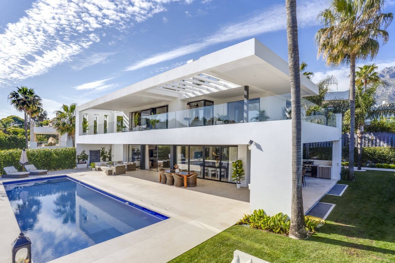 5 makuuhuone Huvila myytävänä paikassa Marbella mukana uima-altaan 
autotalli - 5 995 000 € (Ref: 9891978)