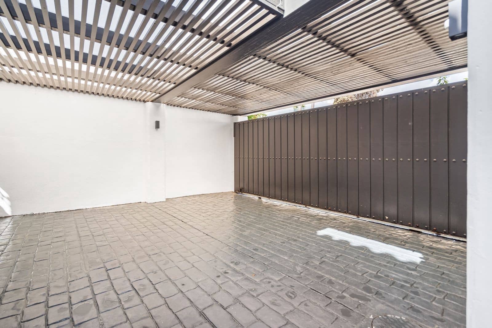 4 makuuhuone Huvila myytävänä paikassa Marbella mukana uima-altaan 
autotalli - 2 495 000 € (Ref: 9891979)
