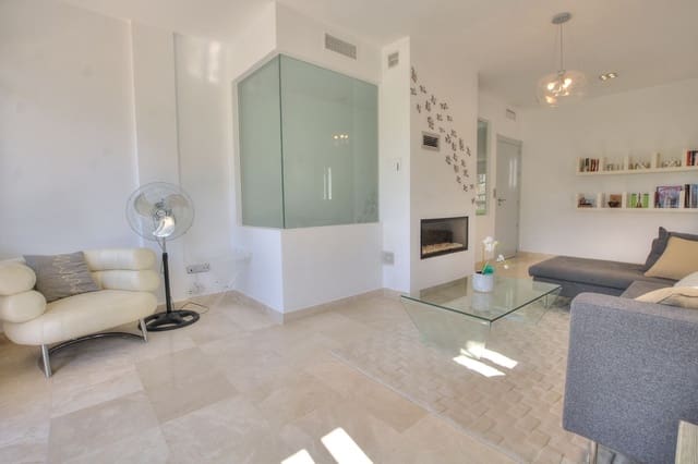 4 bedroom Villa for sale in Mijas Costa, Mijas with pool garage - € 1,100,000 (Ref: 9894136)