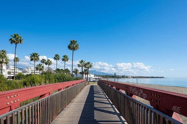3 bedroom Apartment for sale in New Golden Mile, Estepona with pool garage - € 1,995,000 (Ref: 9904281)