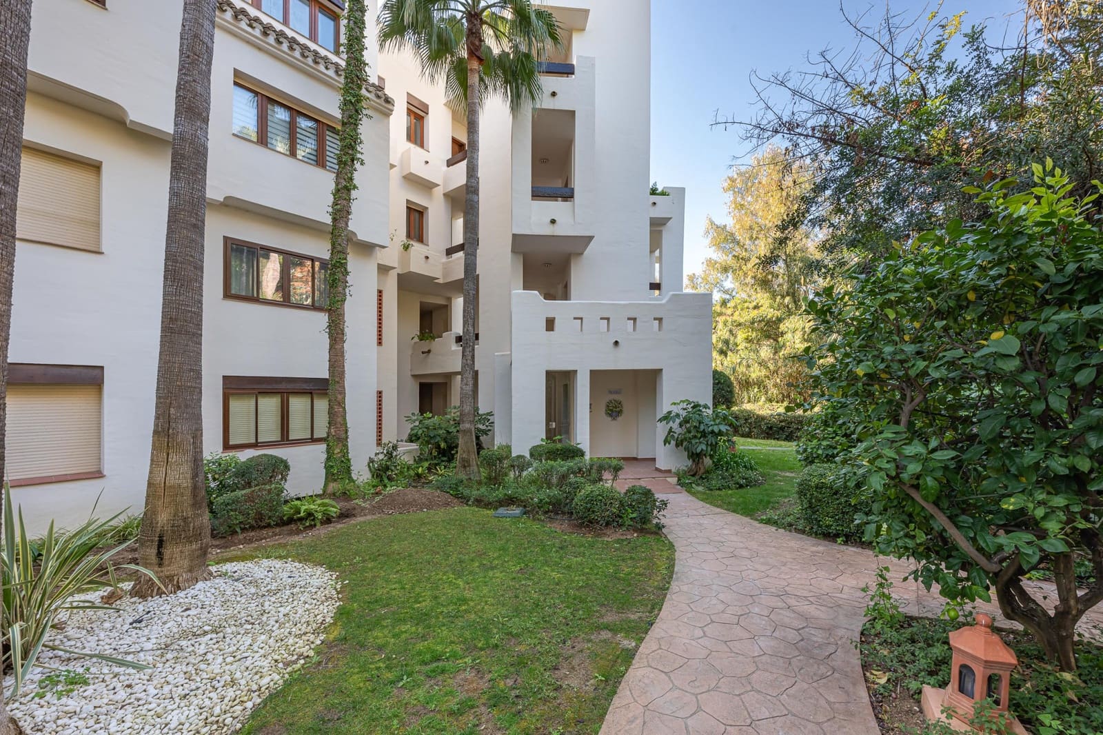 3 bedroom Apartment for sale in New Golden Mile with pool garage - € 1,995,000 (Ref: 9904281)