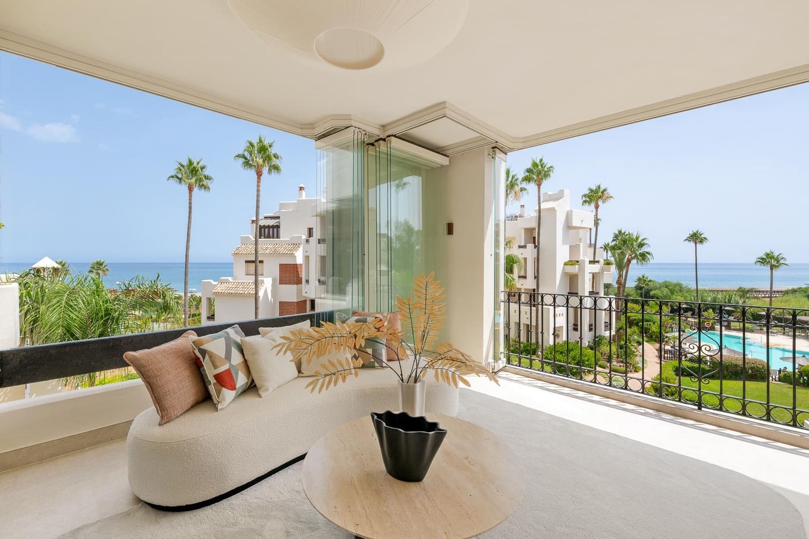 3 bedroom Apartment for sale in Estepona with pool garage - € 1,995,000 (Ref: 9904281)