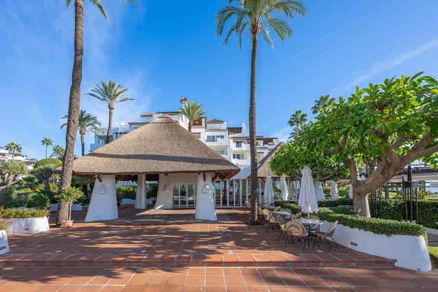 3 sypialnia Apartament na sprzedaż w Estepona z basenem garażem - 2 995 000 € (Ref: 9904282)