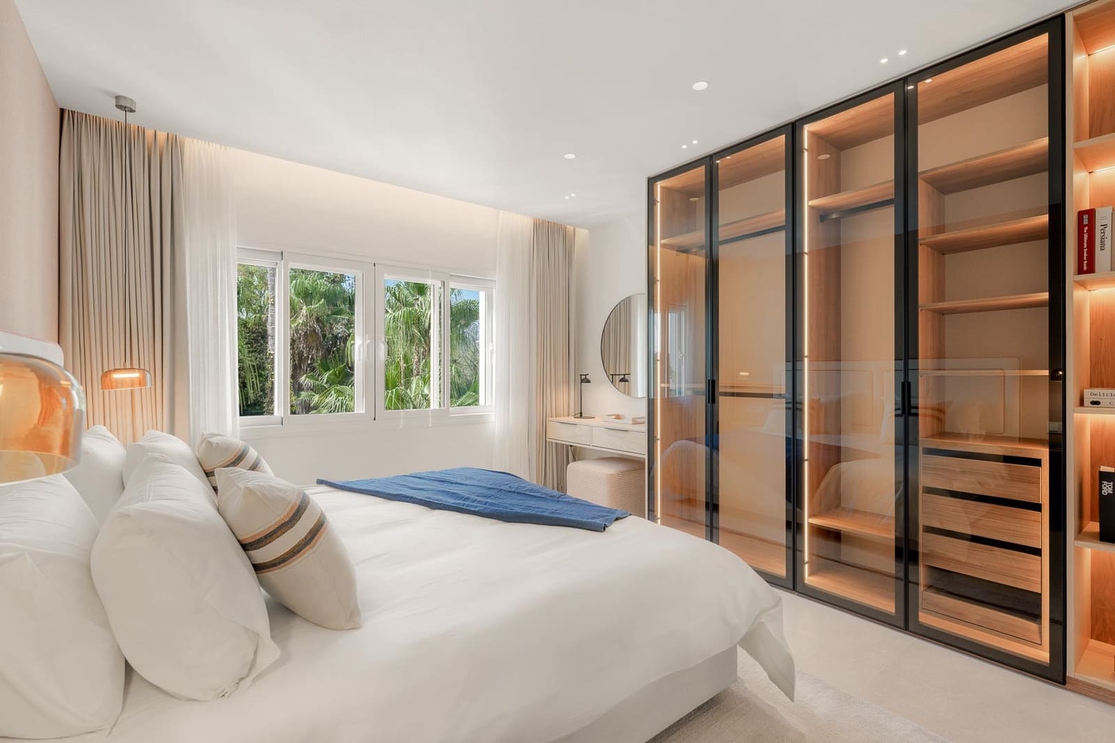 3 bedroom Penthouse for sale in New Golden Mile with pool garage - € 2,995,000 (Ref: 9904284)
