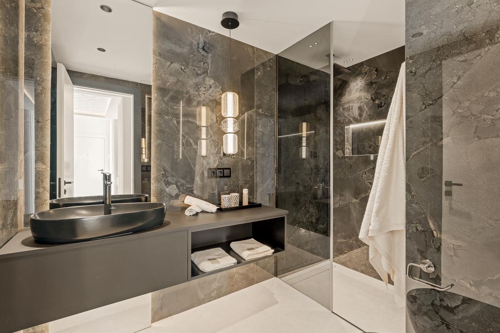 3 bedroom Penthouse for sale in New Golden Mile with pool garage - € 2,995,000 (Ref: 9904284)