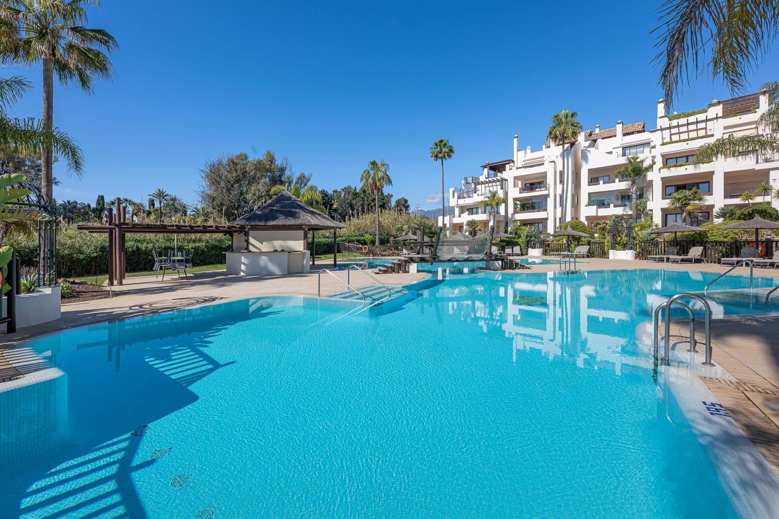 3 bedroom Penthouse for sale in New Golden Mile with pool garage - € 2,995,000 (Ref: 9904284)