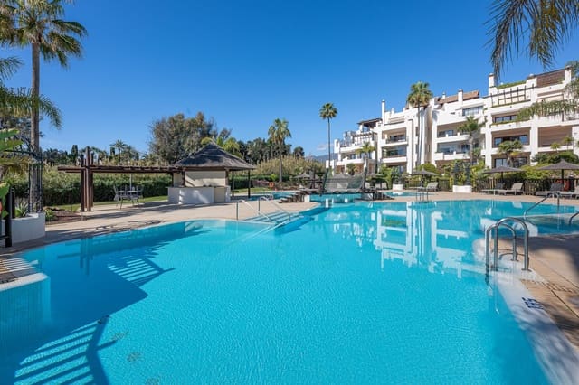 3 bedroom Penthouse for sale in New Golden Mile, Estepona with pool garage - € 2,995,000 (Ref: 9904284)
