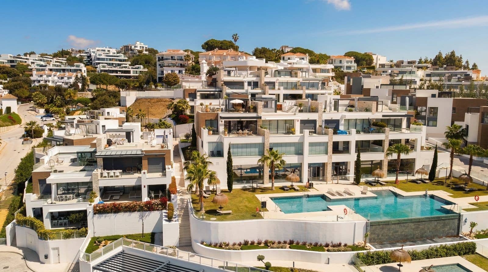 3 soverom Penthouse til salgs i Marbella med svømmebasseng garasje - € 1 199 000 (Ref: 9920121)
