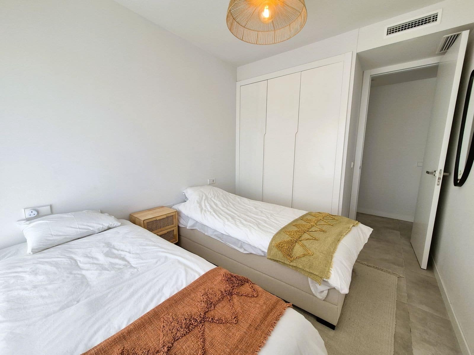 3 sypialnia Penthouse na sprzedaż w Estepona z basenem garażem - 1 095 000 € (Ref: 9920123)