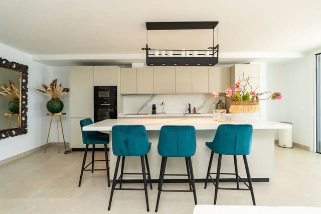 3 quarto Apartamento para venda em Torrequebrada, Benalmádena com piscina garagem - 1 169 000 € (Ref: 9920125)