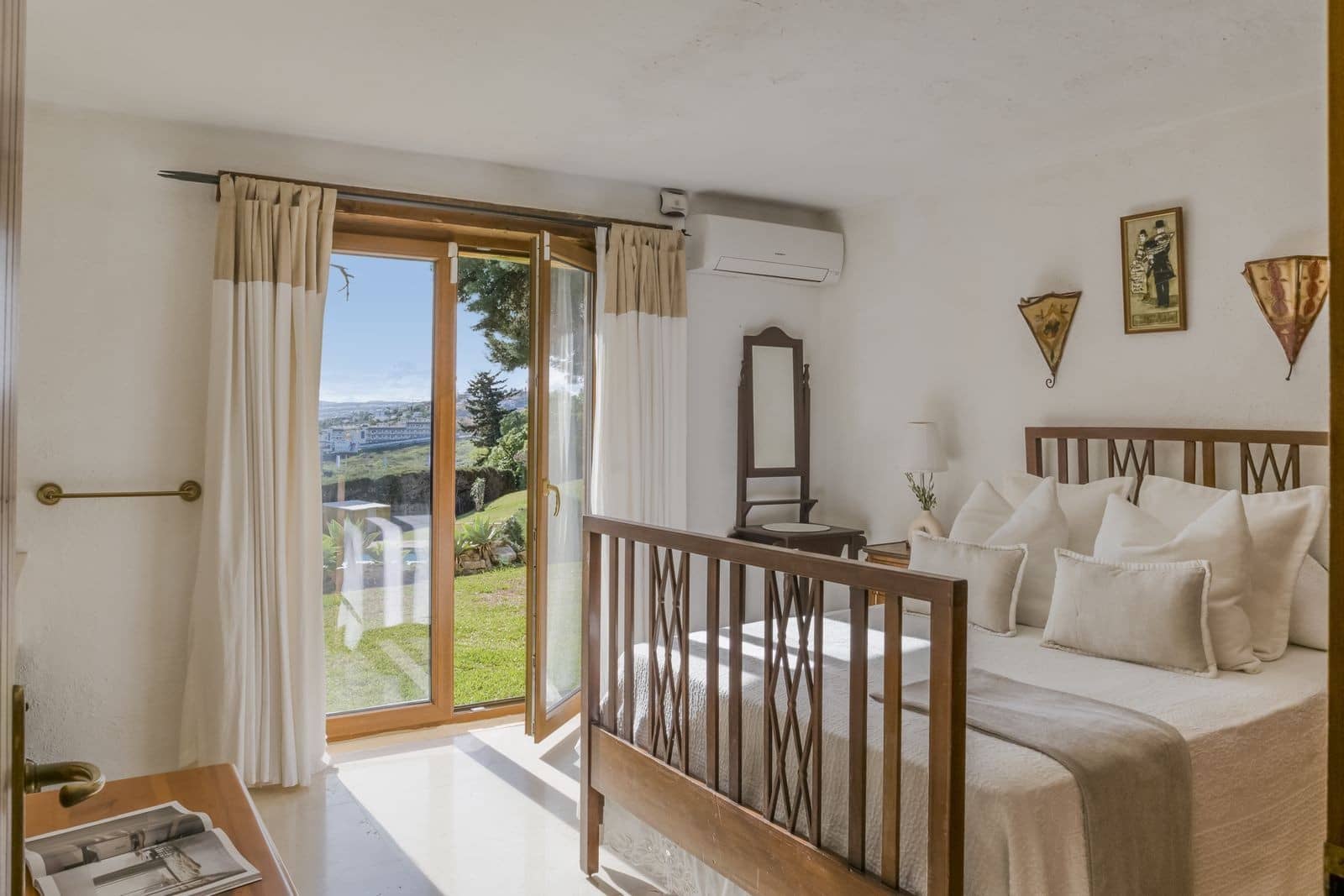 Chalet de 5 habitaciones en Estepona en venta con piscina garaje - 1.600.000 € (Ref: 9920133)