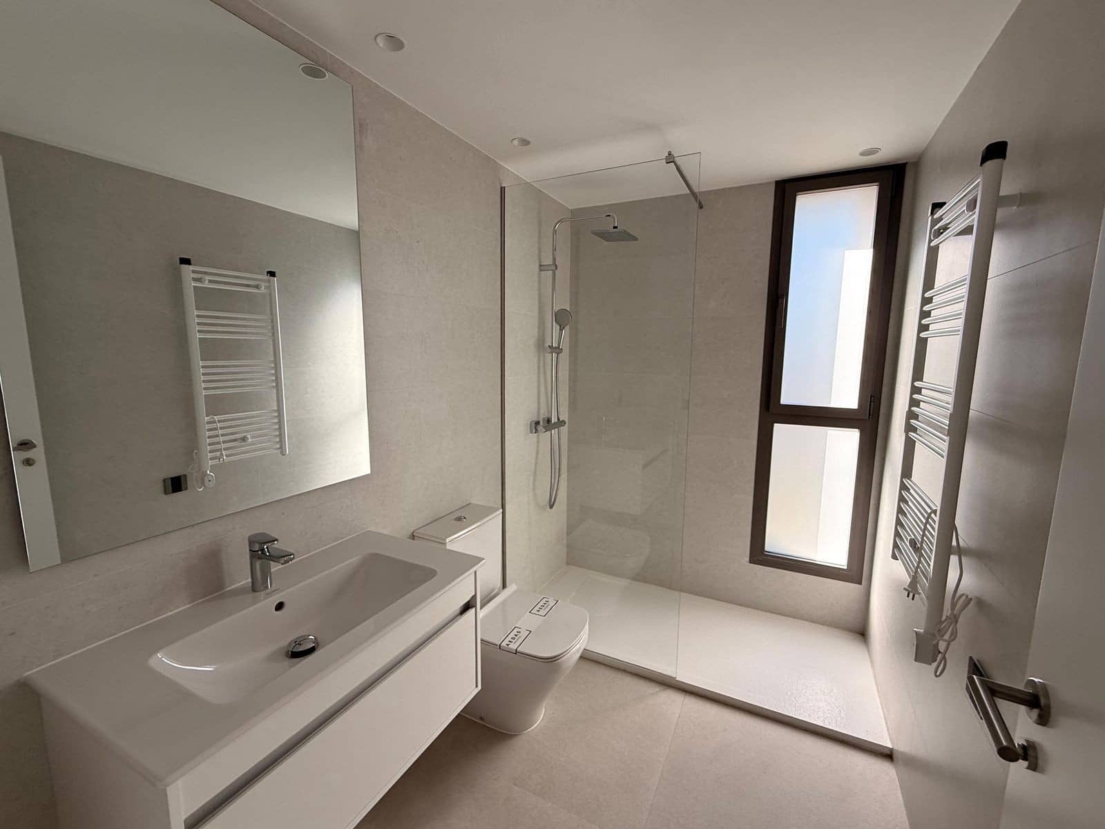 3 quarto Apartamento para venda em New Golden Mile com piscina garagem - 940 000 € (Ref: 9920134)