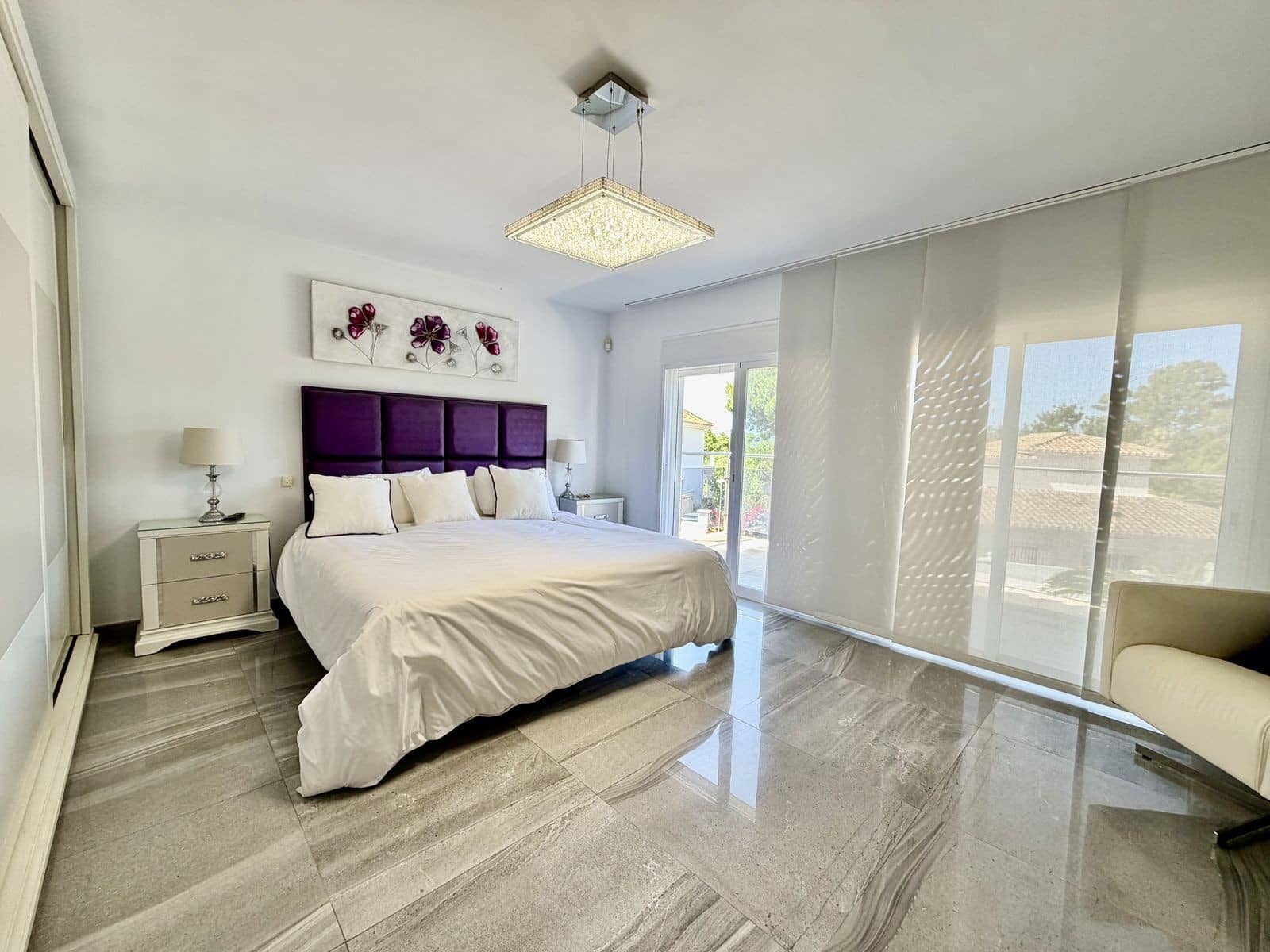 4 soveværelse Villa til salg i Marbella med swimmingpool garage - € 1.725.000 (Ref: 9921952)