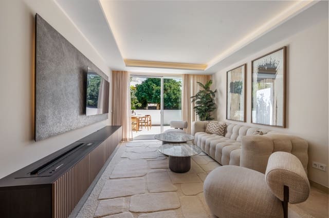 3 sypialnia Apartament na sprzedaż w Nueva Andalucia, Marbella z basenem garażem - 1 495 000 € (Ref: 9924321)