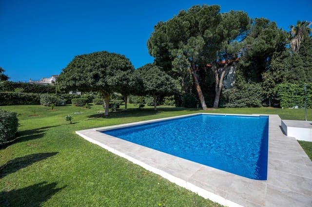 3 sypialnia Apartament na sprzedaż w Nueva Andalucia, Marbella z basenem garażem - 1 495 000 € (Ref: 9924321)