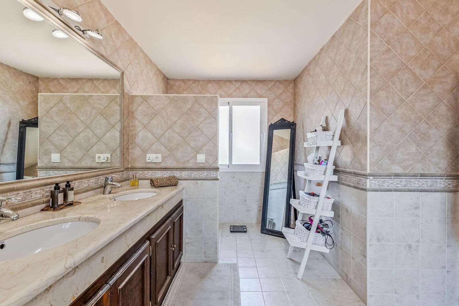 4 camera da letto Villa in vendita in Estepona con piscina garage - 2.495.000 € (Rif: 9924322)