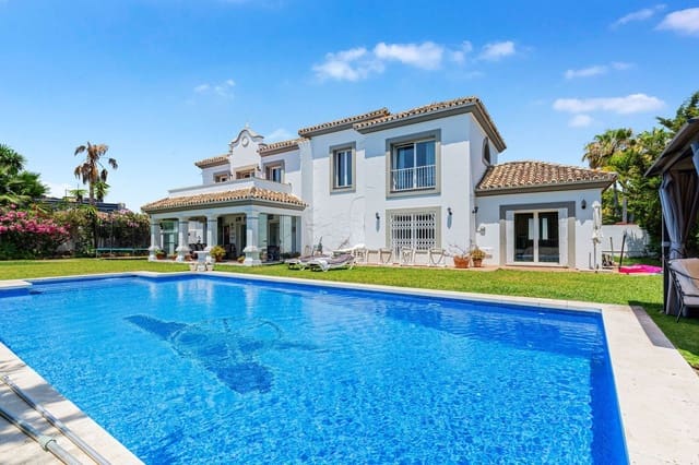 4 bedroom Villa for sale in Estepona with pool garage - € 2,495,000 (Ref: 9924322)