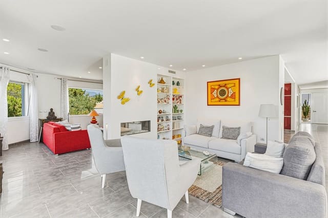 4 chambre Villa/Maison à vendre à Marbella avec piscine garage - 1 750 000 € (Ref: 9924323)