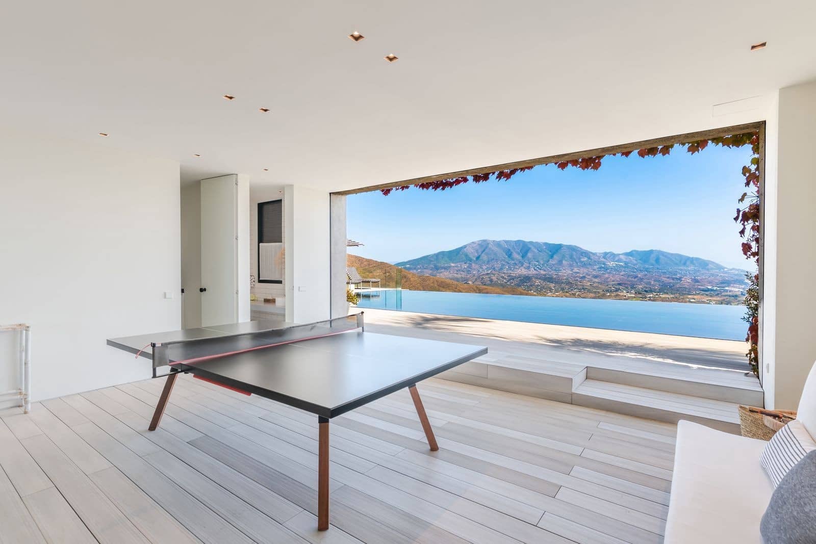 6 sovrum Villa till salu i Marbella med pool garage - 3 950 000 € (Ref: 9924325)