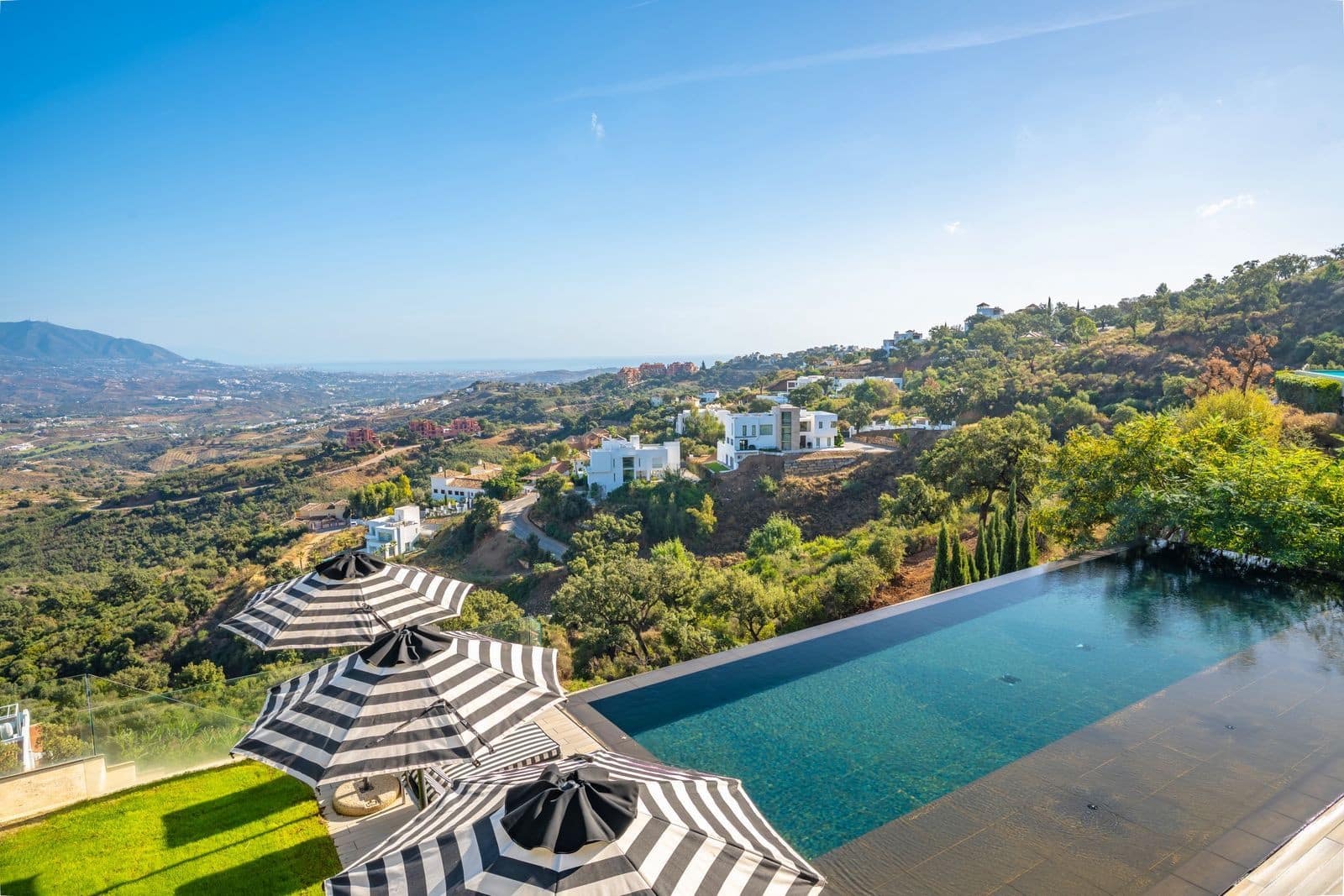 6 sovrum Villa till salu i Marbella med pool garage - 3 950 000 € (Ref: 9924325)
