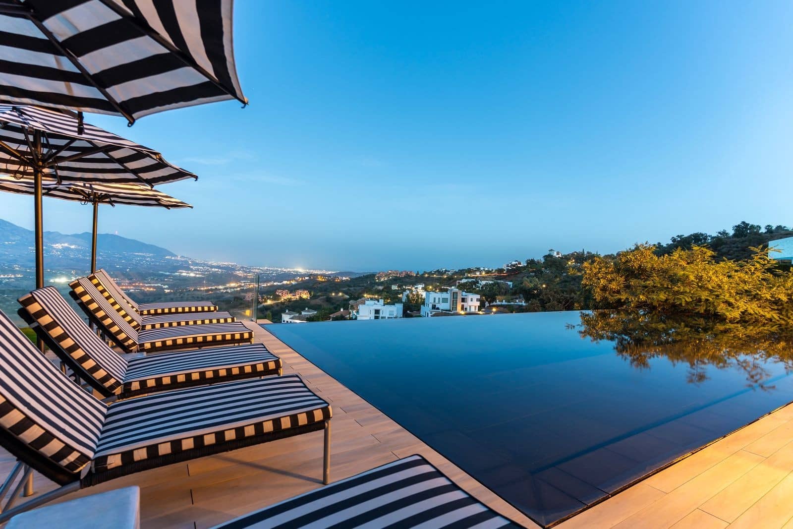 6 sovrum Villa till salu i Marbella med pool garage - 3 950 000 € (Ref: 9924325)