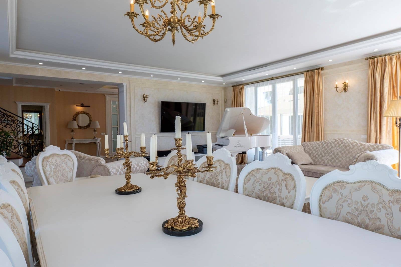 4 sypialnia Willa na sprzedaż w Marbella z basenem garażem - 3 790 000 € (Ref: 9924326)