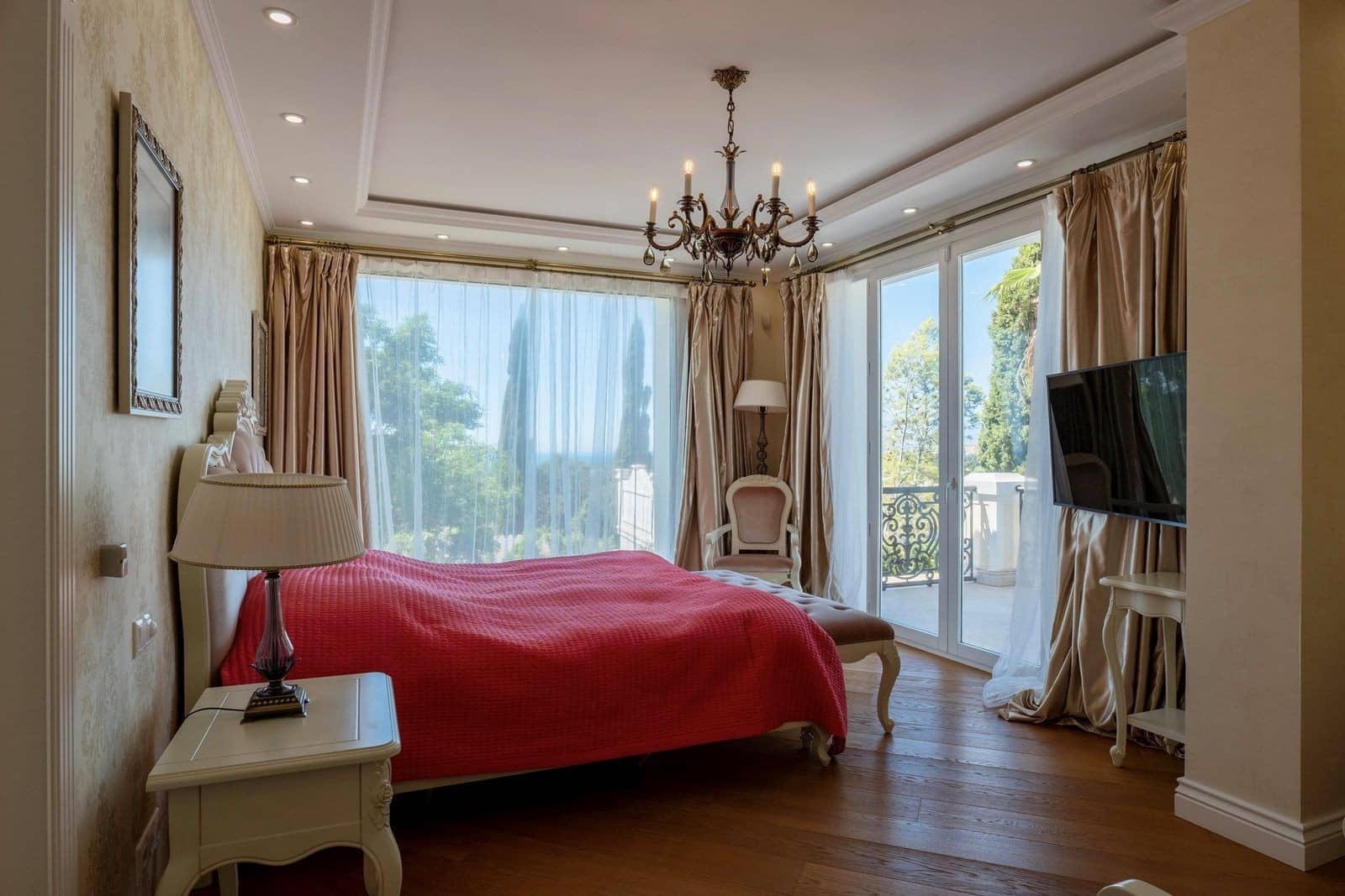 4 sypialnia Willa na sprzedaż w Marbella z basenem garażem - 3 790 000 € (Ref: 9924326)