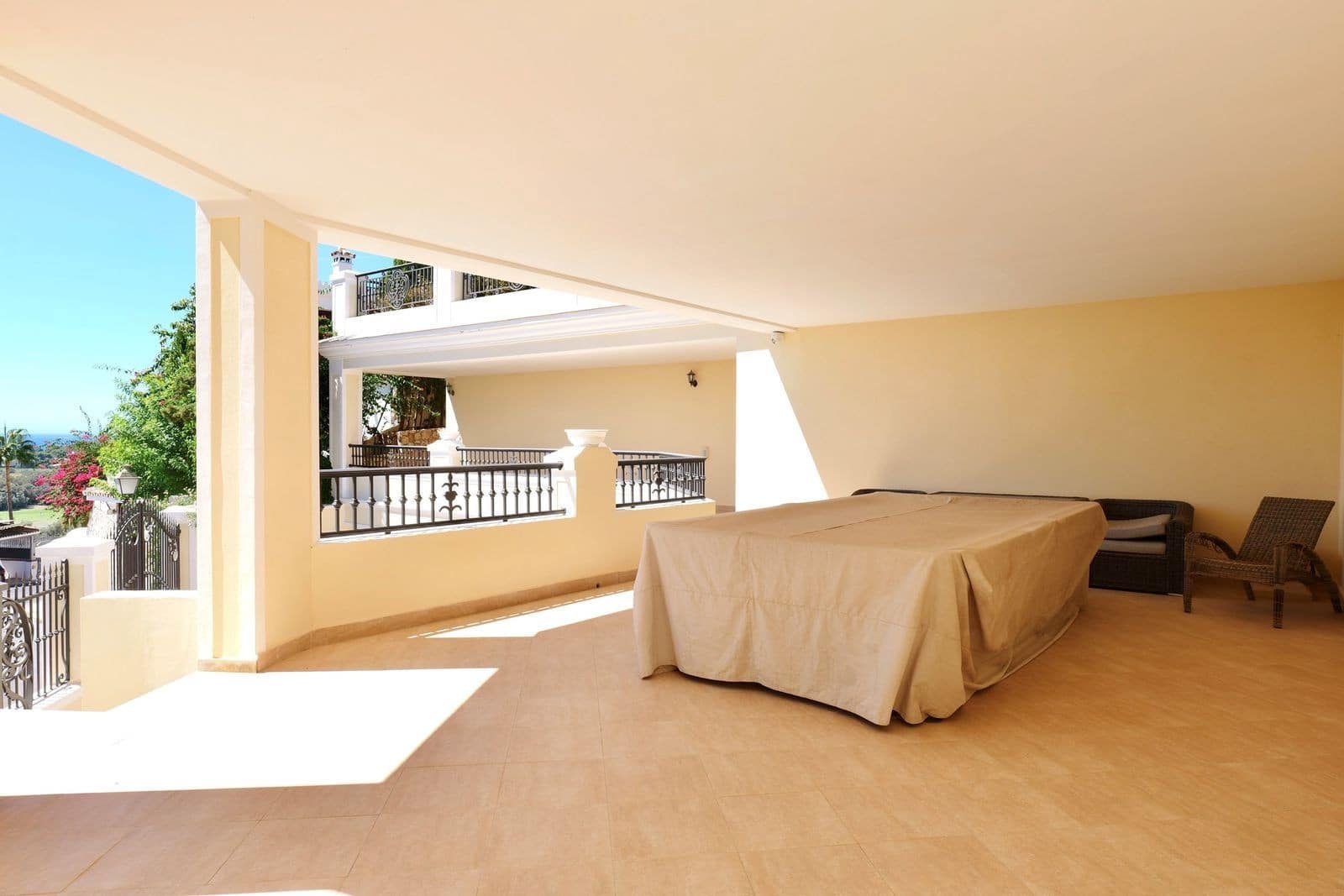 4 sypialnia Willa na sprzedaż w Marbella z basenem garażem - 3 790 000 € (Ref: 9924326)