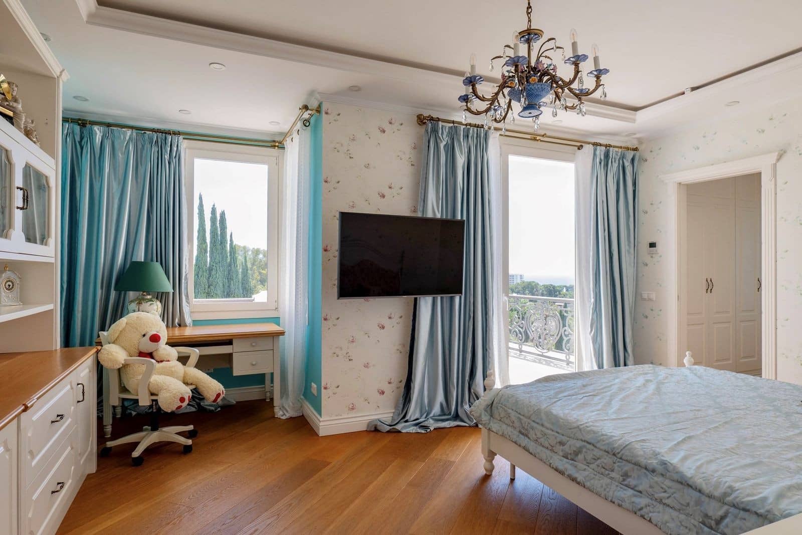 4 sypialnia Willa na sprzedaż w Marbella z basenem garażem - 3 790 000 € (Ref: 9924326)