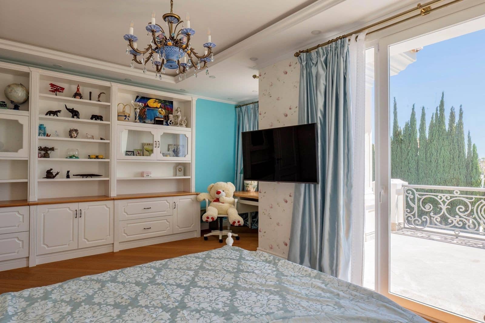 4 sypialnia Willa na sprzedaż w Marbella z basenem garażem - 3 790 000 € (Ref: 9924326)